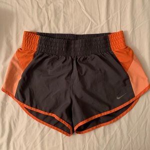 🍊NIKE SHORTS